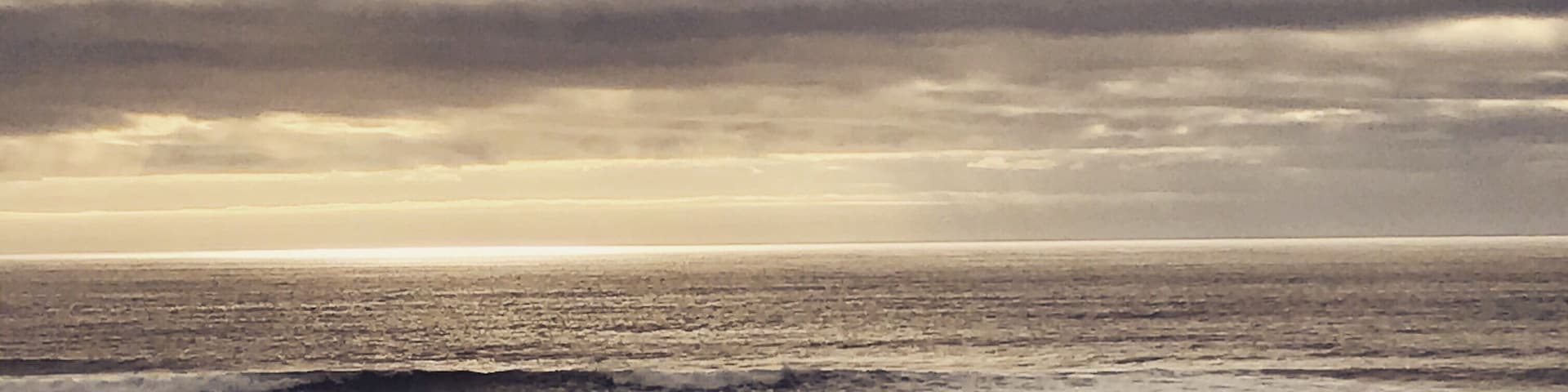 Lincoln City, Oregon, along Highway 101 has seven miles of beachfront to explore. A stay at Sailor Jack’s Oceanfront Inn rewards tired road trippers like myself a chance to kick back on the patio and take in the view.
#roadtrip #adventure #pch