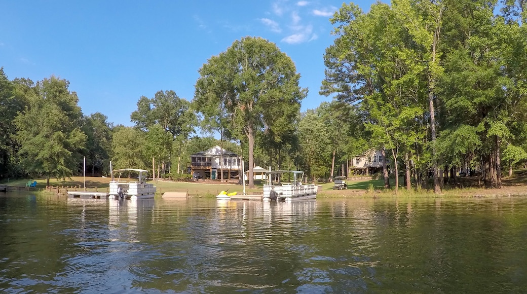 beautiful scenes on lake wateree in south carolina