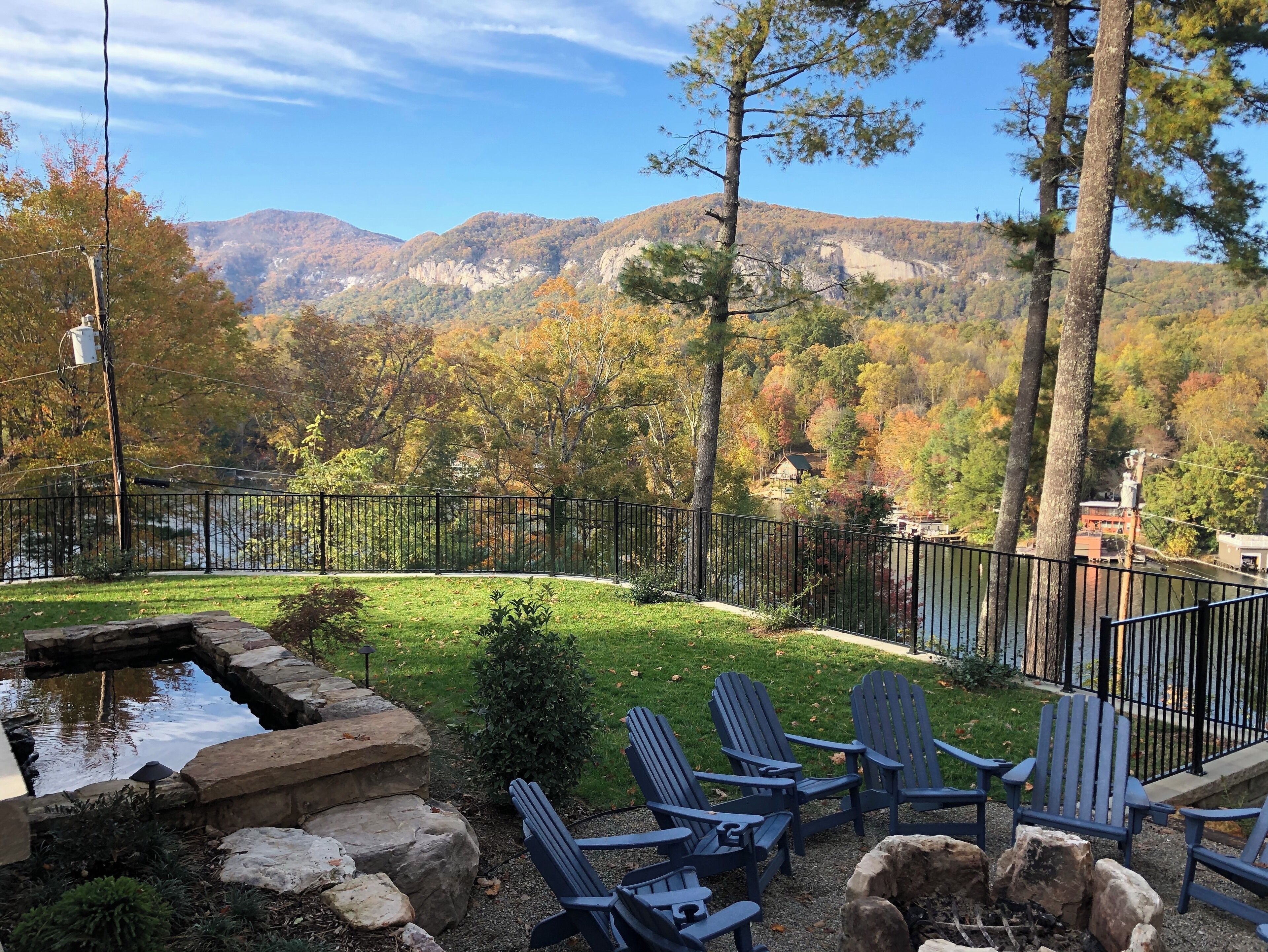 Great spot for scenic views. House was wonderful and the kids loved it!