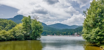 Lake Lure Vacation Rentals, North Carolina: house rentals & more | Vrbo Lake Lure Vacation Rentals, North Carolina: house rentals & more | Vrbo