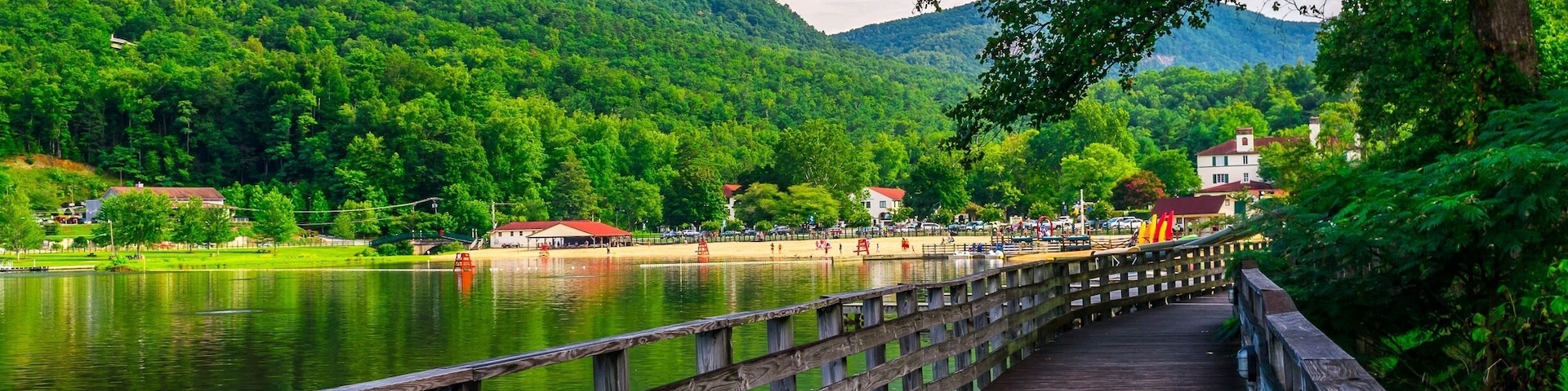 Just outside the hotel the beach is full of beautiful palm trees.. I just sat and enjoyed the sunset as the colors changes in the sky.
#sunset #beach #Jamaica #ocean