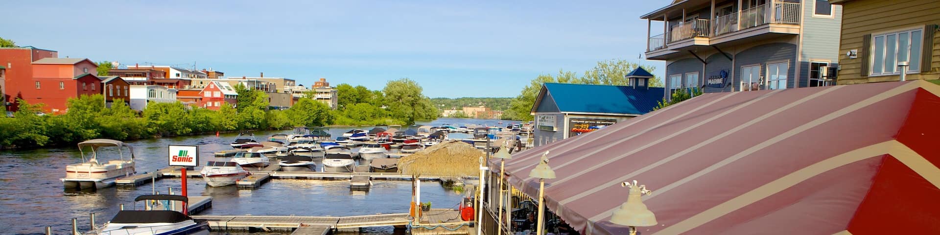 Magog mostrando porto turistico