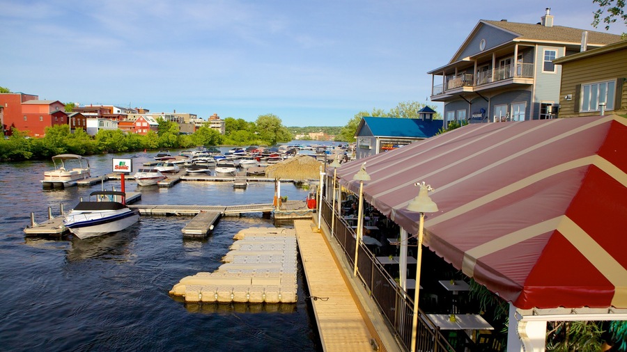 Magog featuring a marina