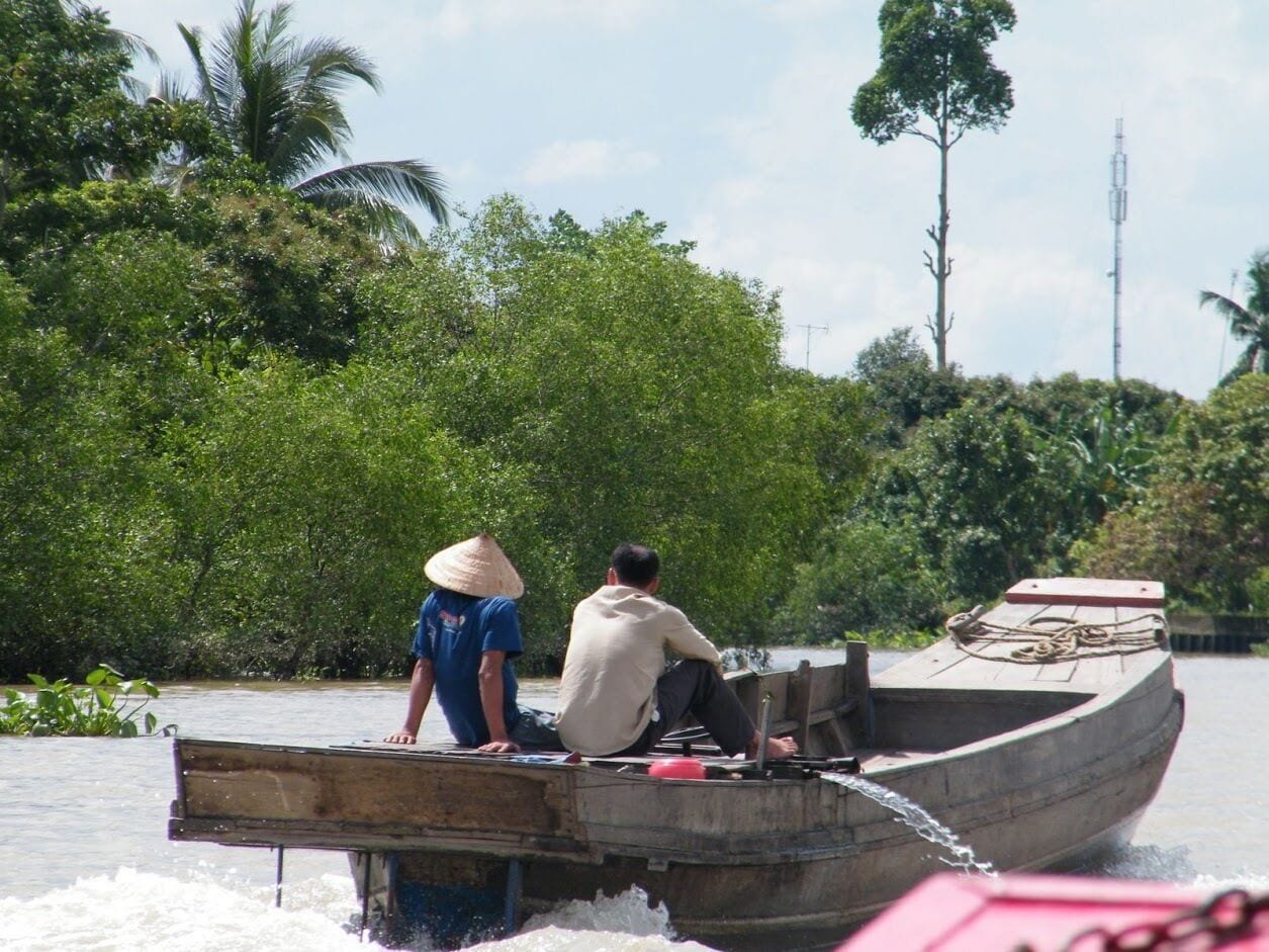 Took this picture on the way from #Vietnam to #Cambodia ...