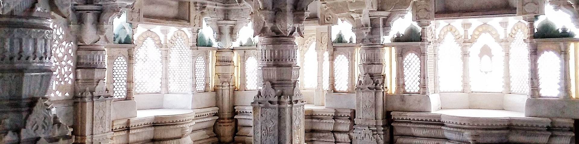Beautiful white marble Jain temple in Coimbatore. 
Worth to visit! !!