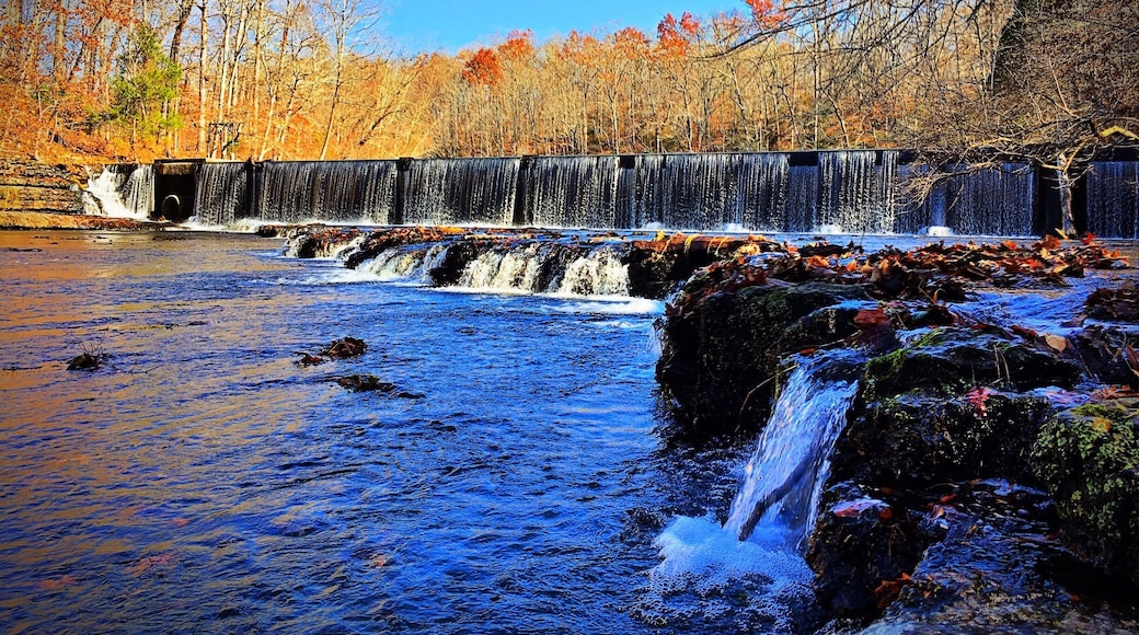 Cool little Tennessee State Park south of Nashville. 5+ miles of hiking trails with numerous scenic waterfalls.