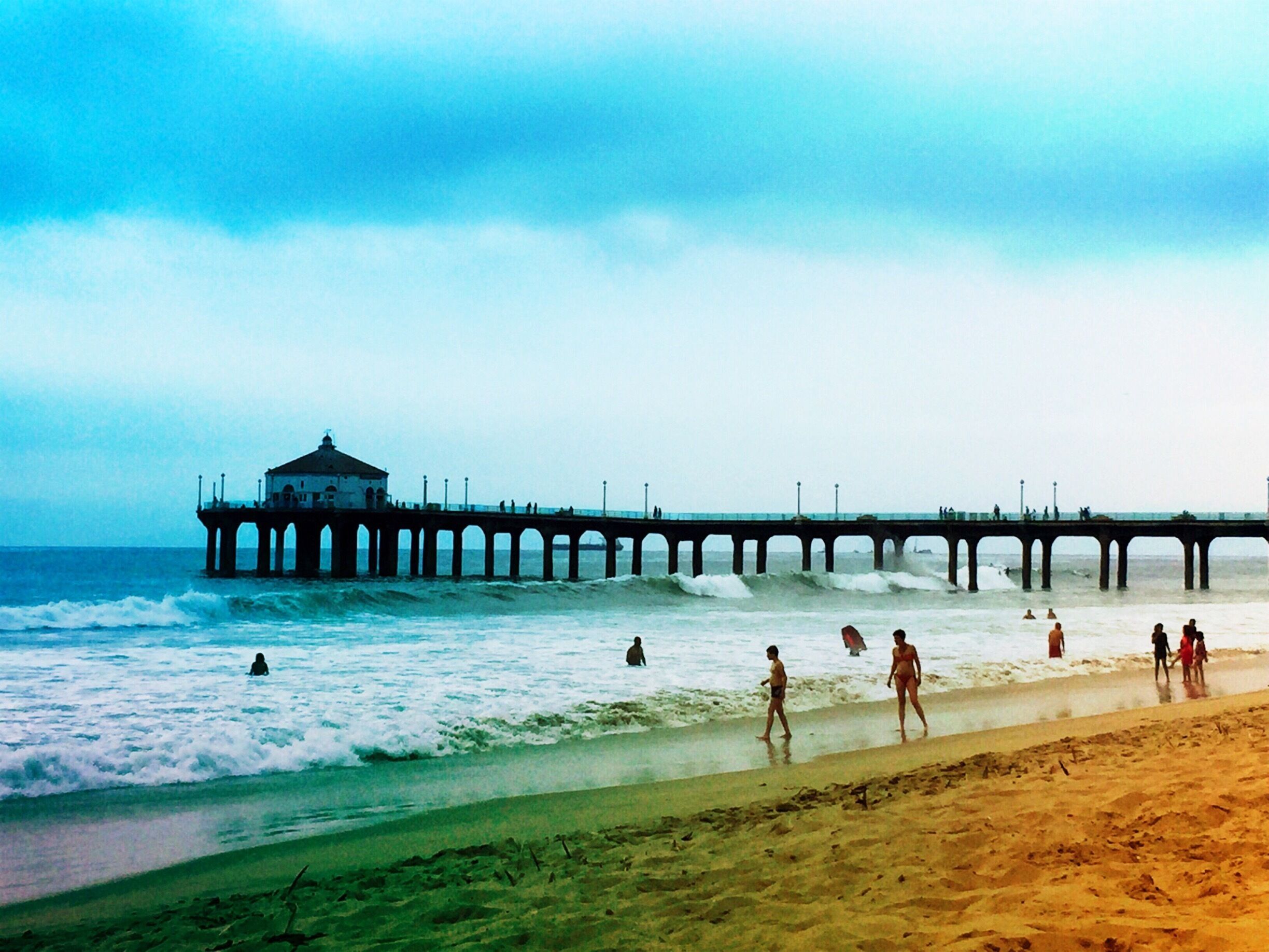 The historic Manhattan Beach Pier has been an icon of this beachfront community since 1920. It was built 7 years after a major storm destroyed the "Old Iron Pier" that preceded it. The older pier was equipped with a propeller system to generate electricity from waves.

Today, the spot is great for surfing, sunsets and playing in the surf break.

The first time I saw the current pier was in the original movIe "Point Break". Keanu Reeve's character purchases a surfboard from shop on the pier.
#WeekendGetaway