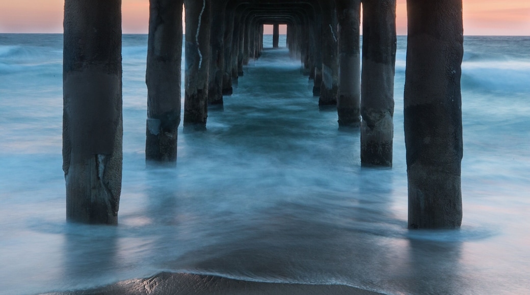 Shot on my Sunday Funday. April 9... Manhattan Beach Pier, underside. Three days of shooting to finally get some colors. #green