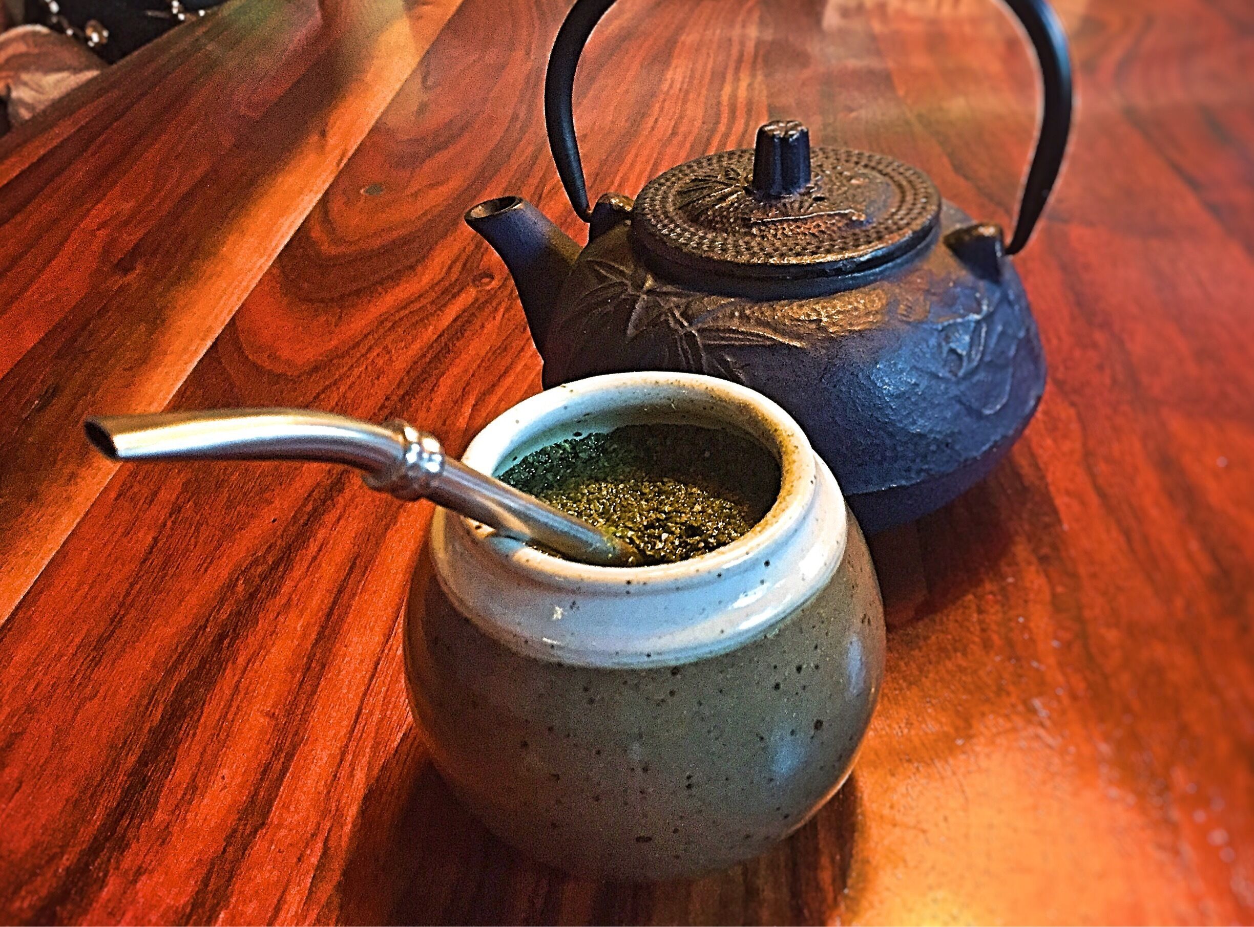 Where you can get Maté out of bombilla and everything! Cozy, woodsy, coffee shop run by people of the 12 tribes religion. If you're interested in learning about a small religion, they are usually quite keen to talk about it. Bonus, it's open 24/6 just in case you're fienin for some midnight maté. #hometown #hotdrinks #colorado