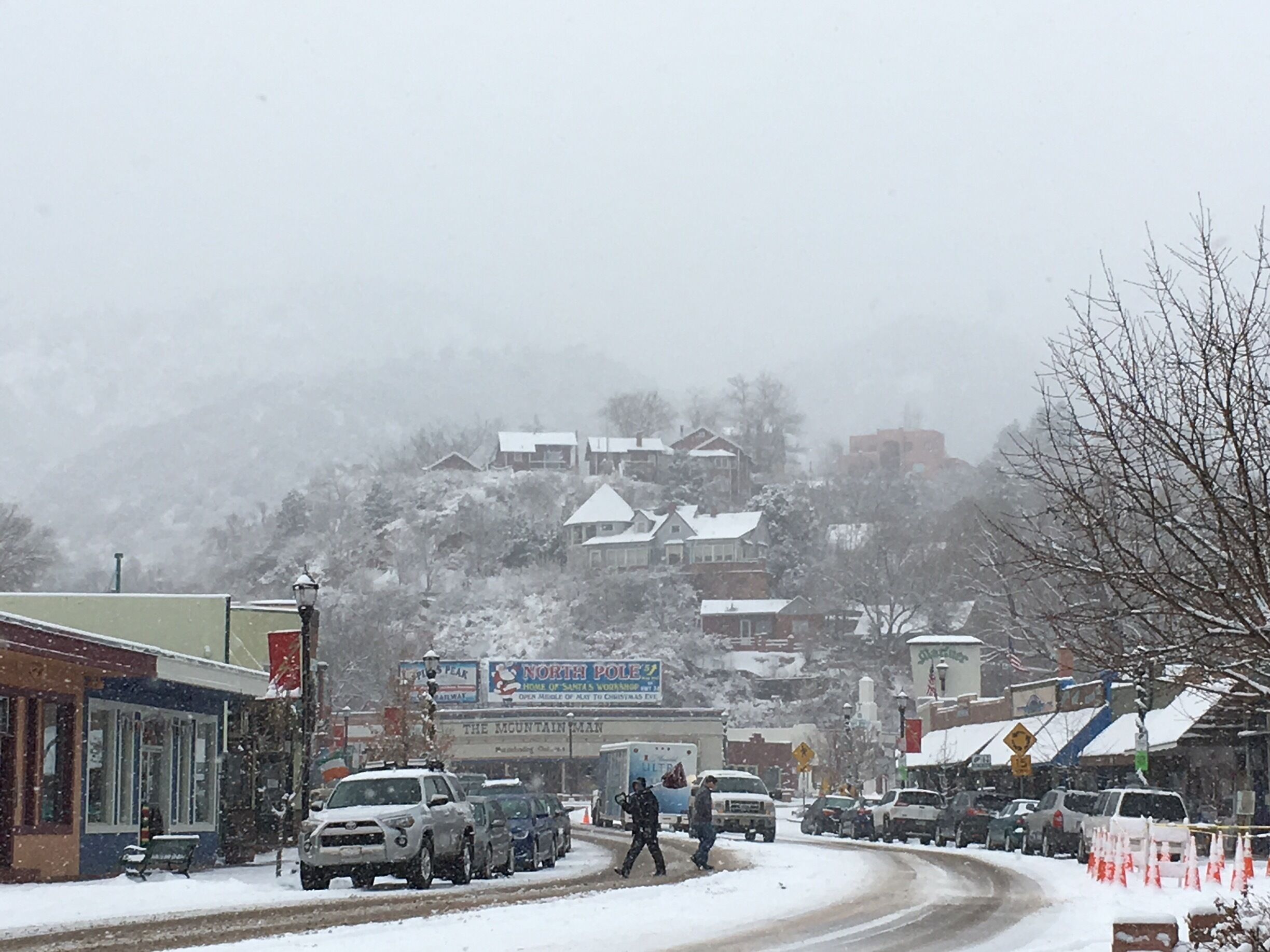 A cute small town with great elk and buffalo burger (๑´ڡ`๑) !!