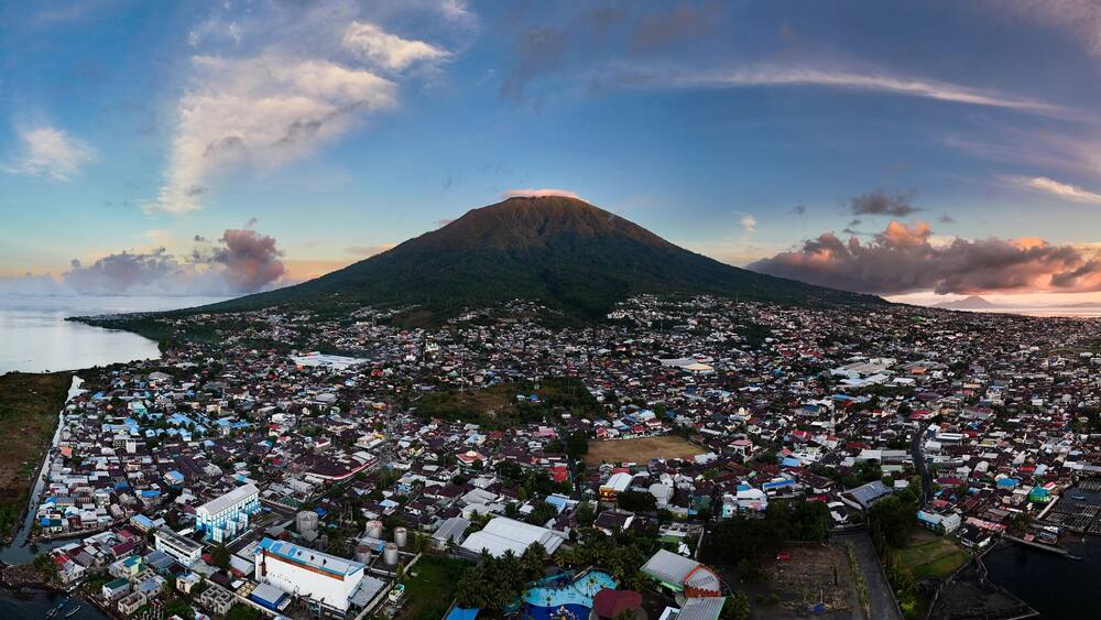 defaultstunning Ternate, Maitara and Tidore Island from bird eye view at sunset. These islands is called the land of spices in the past because western people searching for spices until Moluccas.