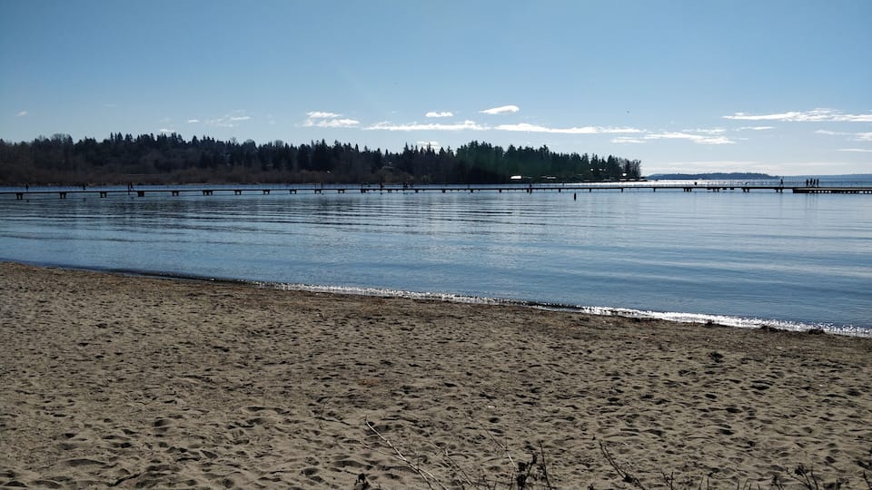 Fun place to hang out int the sun. In the summer this beach is quite crowded.