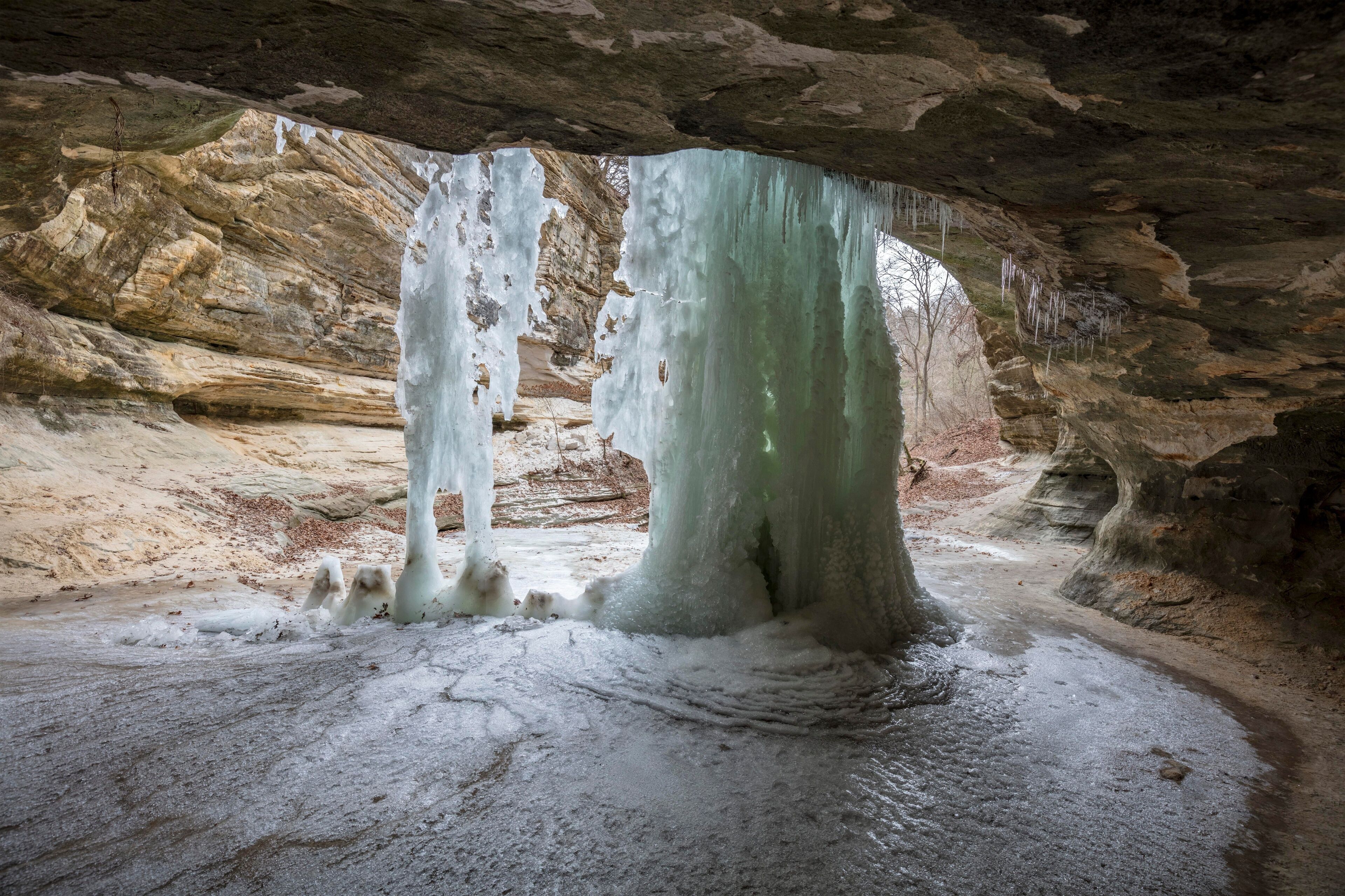 Frozen, icy waterfall in La Salle Canyon, Starved Rock State Park, Illinois, USA, North America