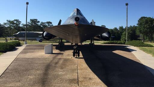 Sooo many planes (AC130, F15,F16,B17 etc) and cool stuff inside to! Its all FREE and worth the drive from Destin. GPS will take you to wrong place but when you see military checkpoint just turn left at light before it then left again if youre coming from Destin.
