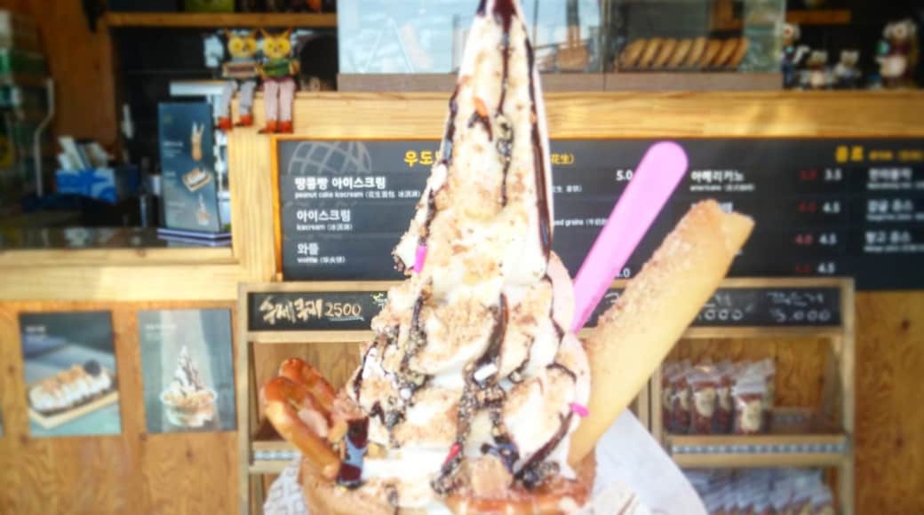 The famous peanut ice cream in U-do Island. U-do means cow island in Korean. The island is named U-do due to its shape resembling a cow.
#GoodEats