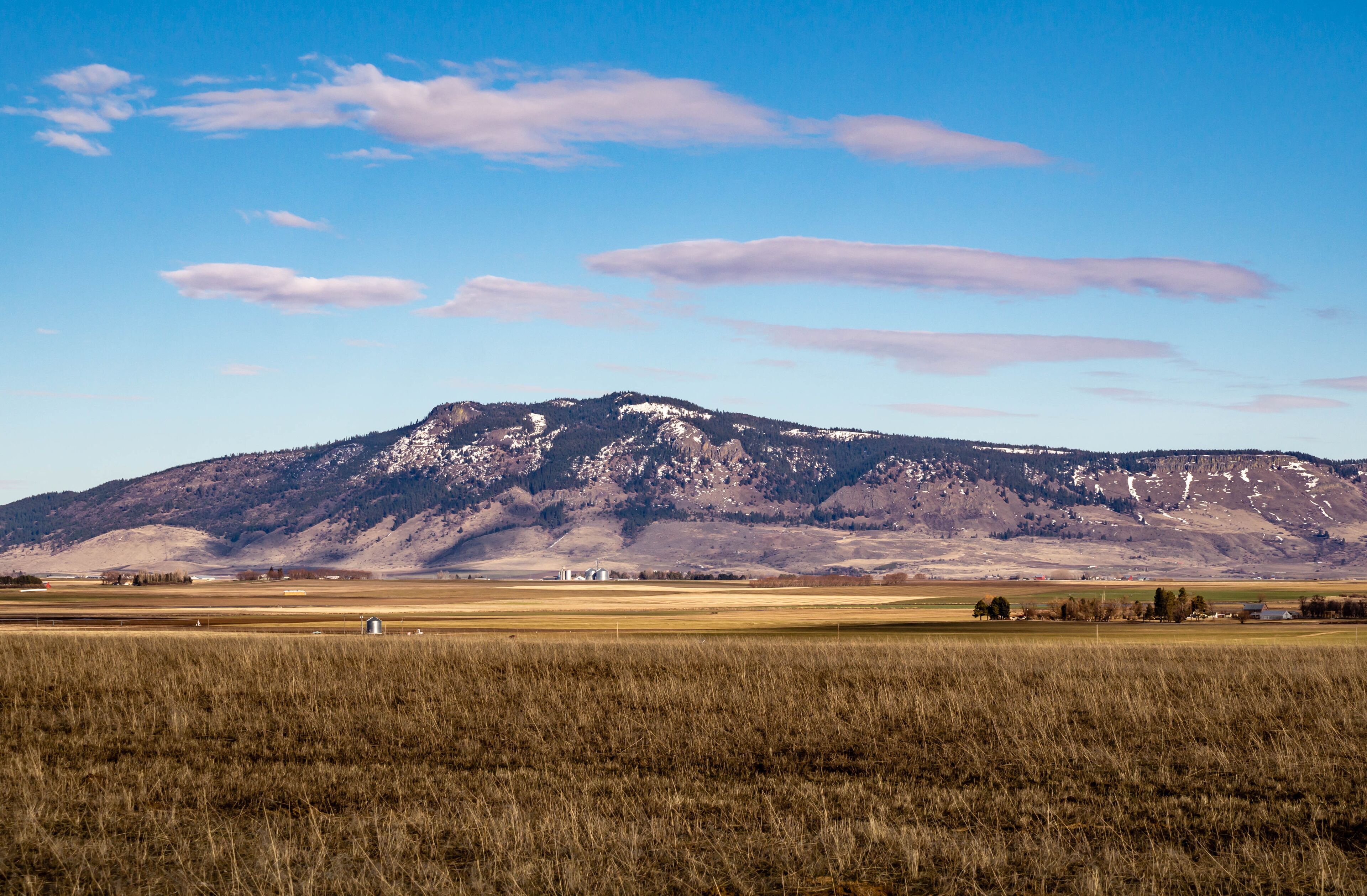 Mt Harris rising above the Grande Ronde Valley in Oregon