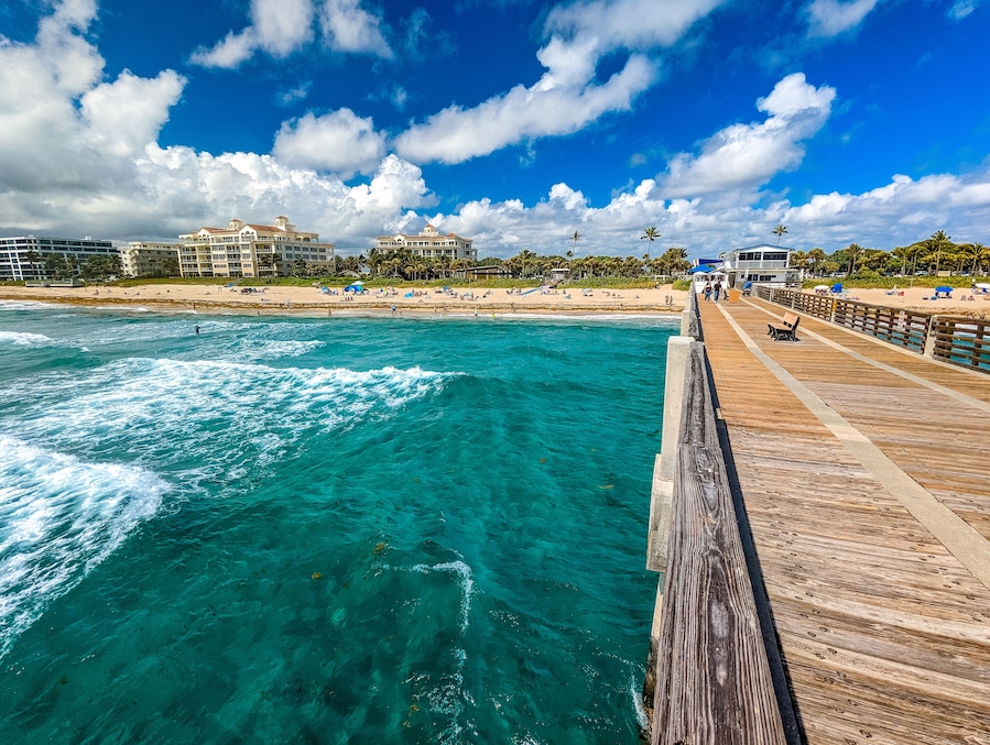 The Lake Worth Florida Pier / Waves
