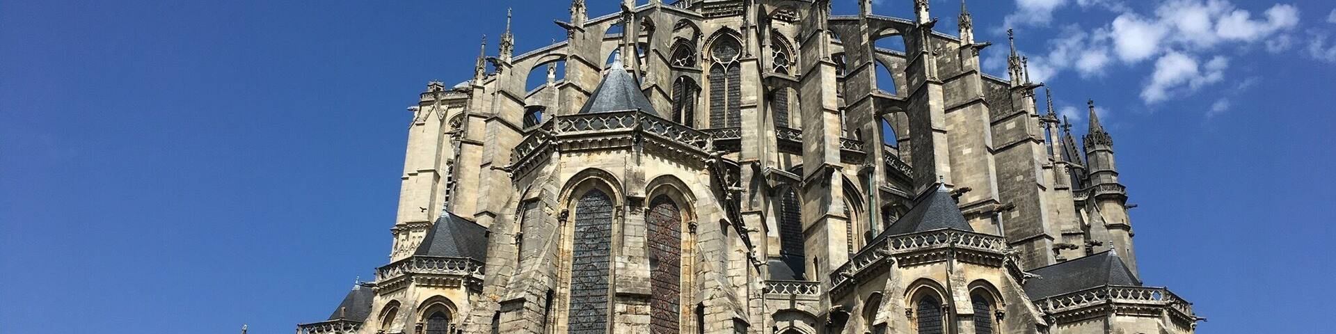 Bel endroit, la vielle ville a faire impérativement quand on est de passage, et la cathédrale est incontournable!!!