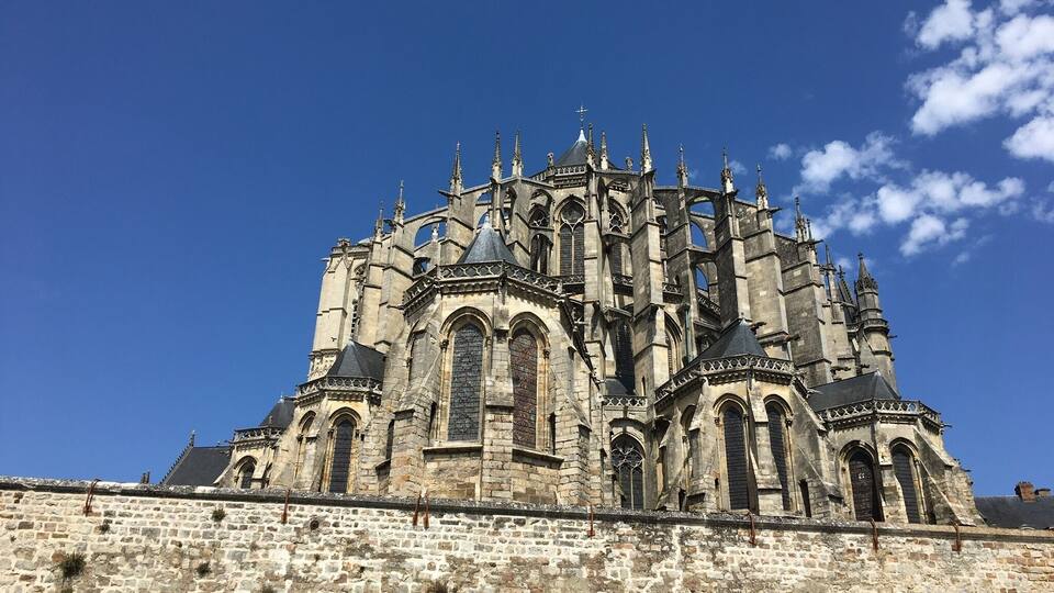 Bel endroit, la vielle ville a faire impérativement quand on est de passage, et la cathédrale est incontournable!!!