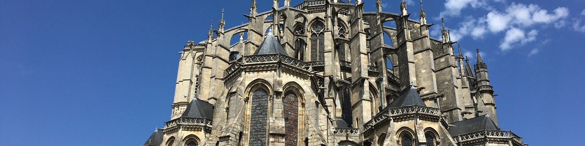 Bel endroit, la vielle ville a faire impérativement quand on est de passage, et la cathédrale est incontournable!!!