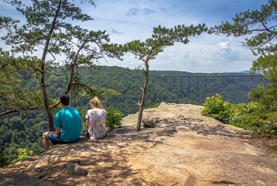 Long Point trail, Fayetteville, West Virginia with a view of the New River Gorge Bridge.