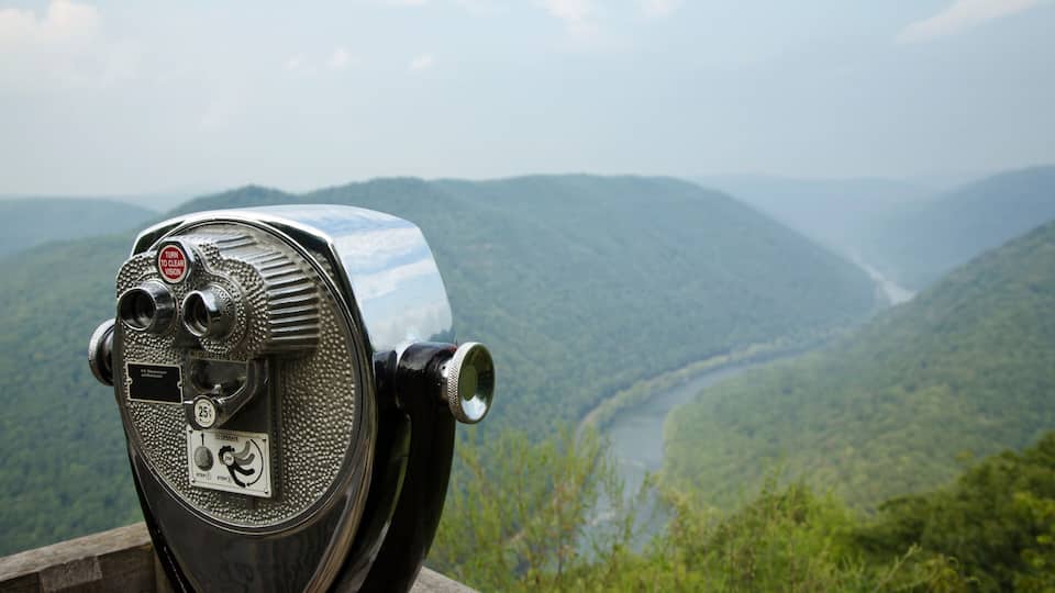 Coin operated binoculars on viewing platform, New River Gorge National River, Fayetteville, West Virginia, USA