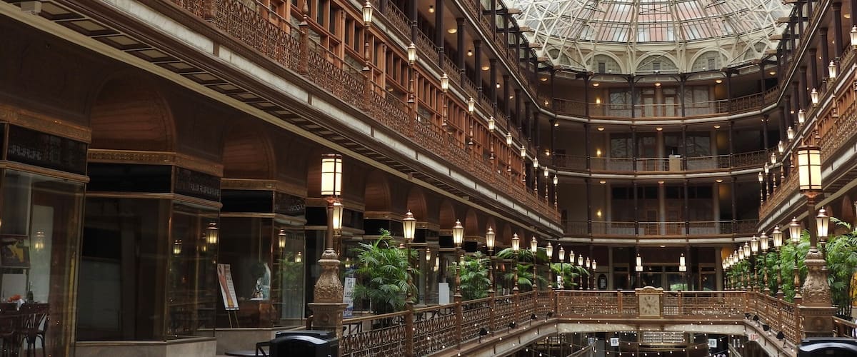 The Arcade in downtown Cleveland, Ohio, is a Victorian-era structure of two nine-story buildings, joined by a five-story arcade with a glass skylight spanning over 300 feet, along the four balconies. Wikipedia
#Cleveland #skylight
#TroveOnTuesday #Trovember