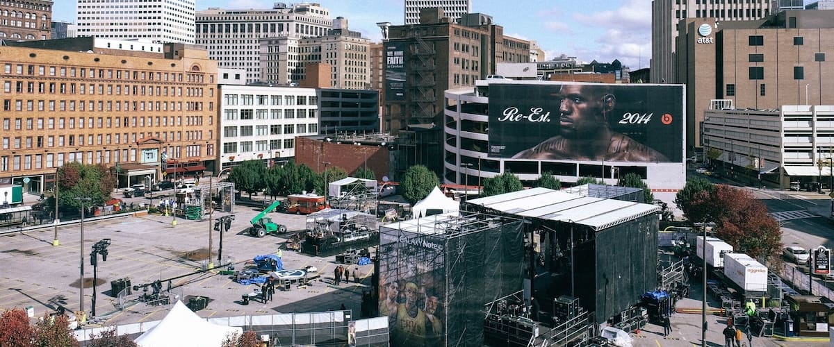 Observing as TNT sets up the main stage across the street from the arena for the opening ceremony of the Cavs home opener back in October. #Architecture