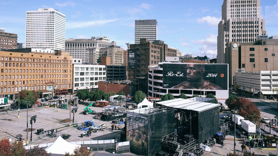 Observing as TNT sets up the main stage across the street from the arena for the opening ceremony of the Cavs home opener back in October. #Architecture