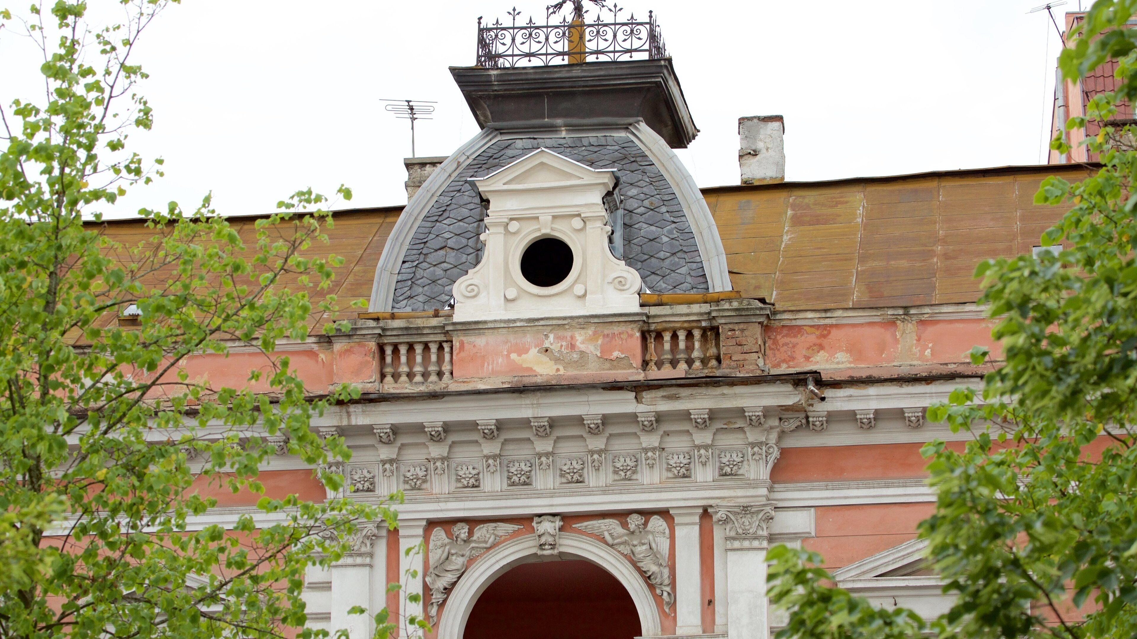 <h2>Top romantic accommodations in Cluj-Napoca</h2>