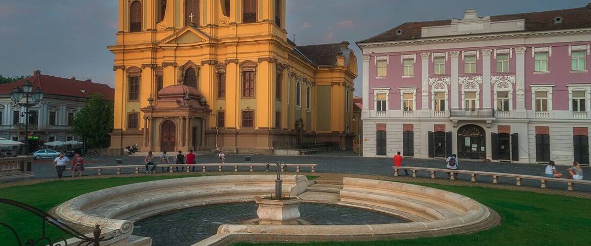This is the Roman Catholic church opposing the Serbian church in Union Square.
Got a day to visit Timisoara? Check out my day guide: http://www.alwayswanderlust.com/a-day-in-timisoara-romania-little-vienna/
