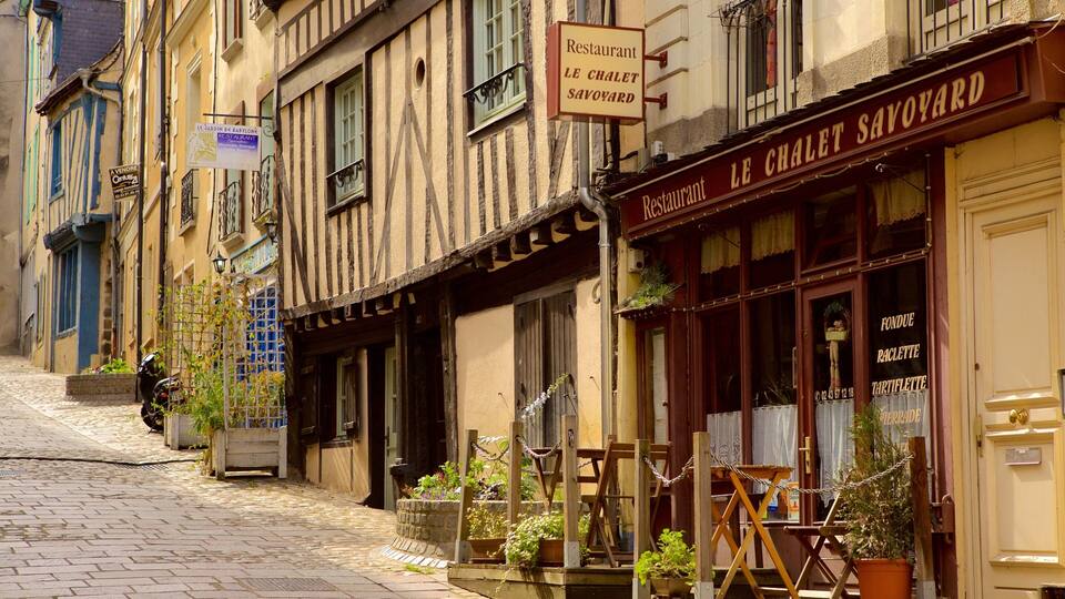 Laval qui includes scènes de rue et scènes de café
