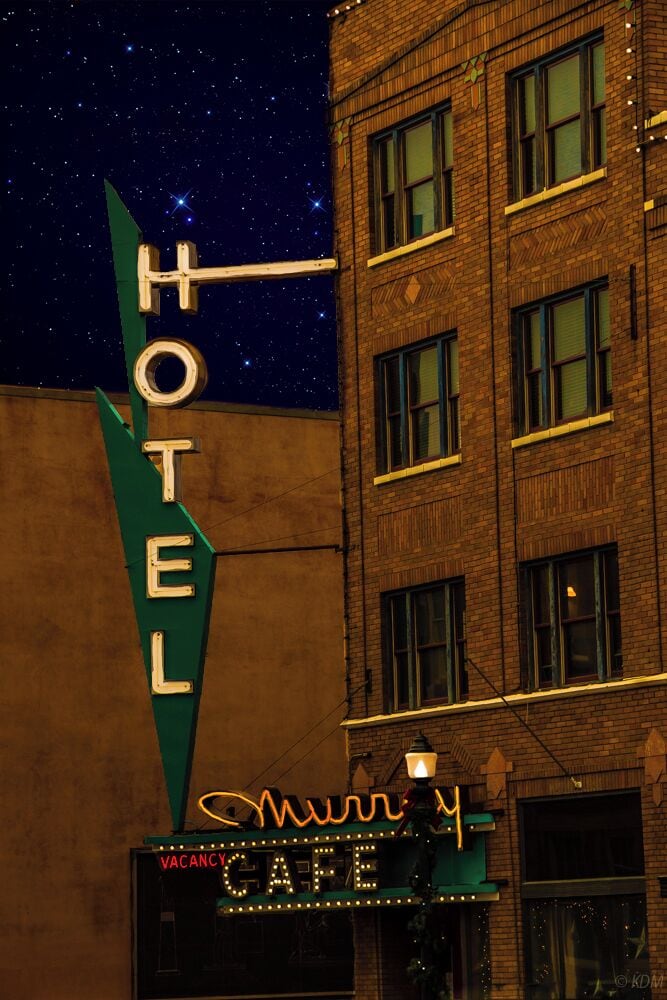 A great place to stay and one of my favorite bars! Stragglers from Dennis Quaid to Robert Redford have frequented this bar along with a numerous other celebs.  