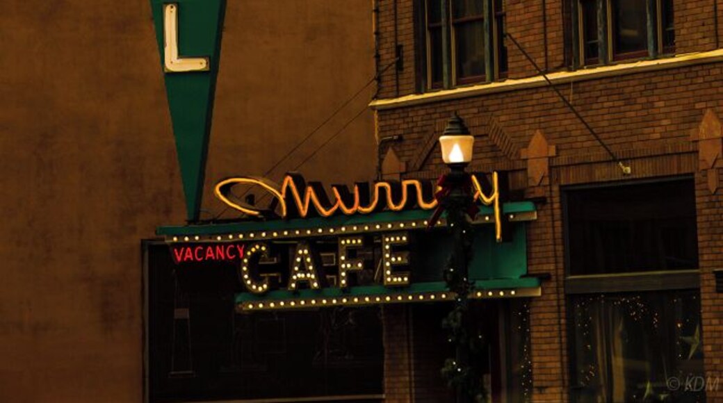 A great place to stay and one of my favorite bars! Stragglers from Dennis Quaid to Robert Redford have frequented this bar along with a numerous other celebs.