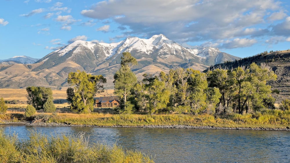 CXR4RE Emigrant Peak, 3327m, Yellowstone River, Absaroka Range, Paradise Valley, Livingston, Montana, USA