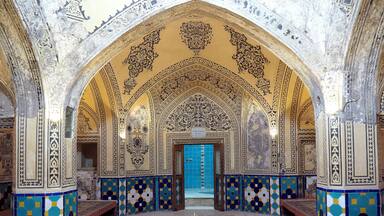 A traditional bath house - hamam. It reveals the different stages of bathing here, from dressing rooms to social gathering rooms. Needless to say, these hamams were used by men only. Ladies had their own, separate bath houses