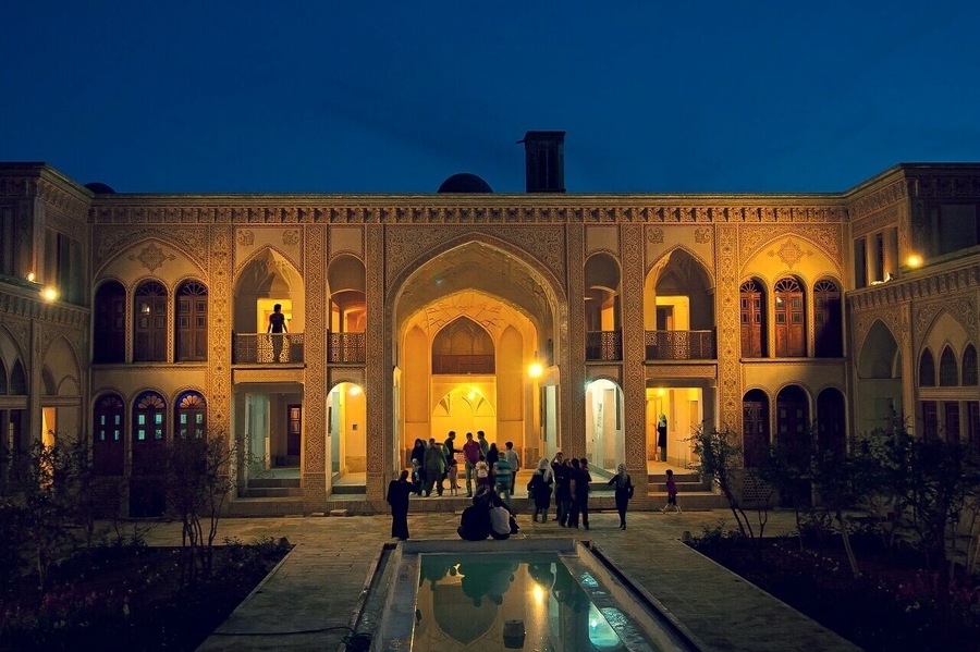 March 2009
Ameri house or Khaneh-ye Ameriha is one of the historic houses in Kashan.
Built in the end of 18th and rebuilt after earthquake in 19th century for then governor of the city.
Lovely after sunset, 7 courtyards, lots of pools, domes, badgirs and fine decoration ale over the place. A museum today. Kashan is a place to go!