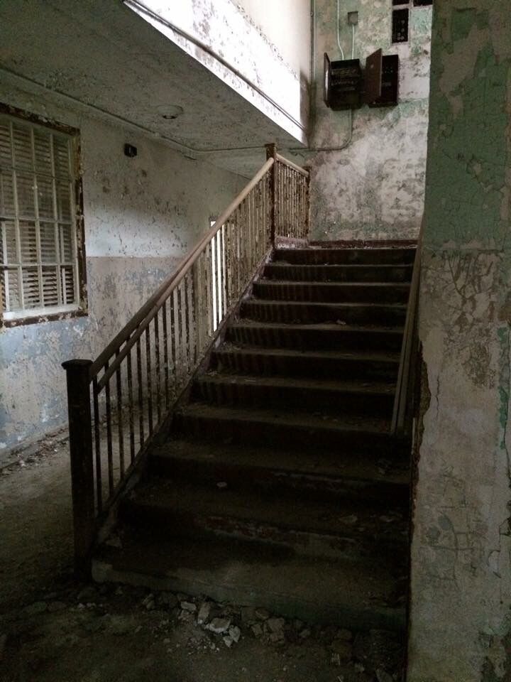 Belvoir Winery is known for great wine, fabulous event spaces and ghosts....yes, ghosts! The main building boasts many elegant rooms and halls, as well as a gorgeous bar to sample their wines. But the old dilapidated buildings on the back side of the property have lured paranormal investigators from across the country. I did not encounter any ghostly activity while there, but the buildings alone can give you the creeps!
#StunningStructures