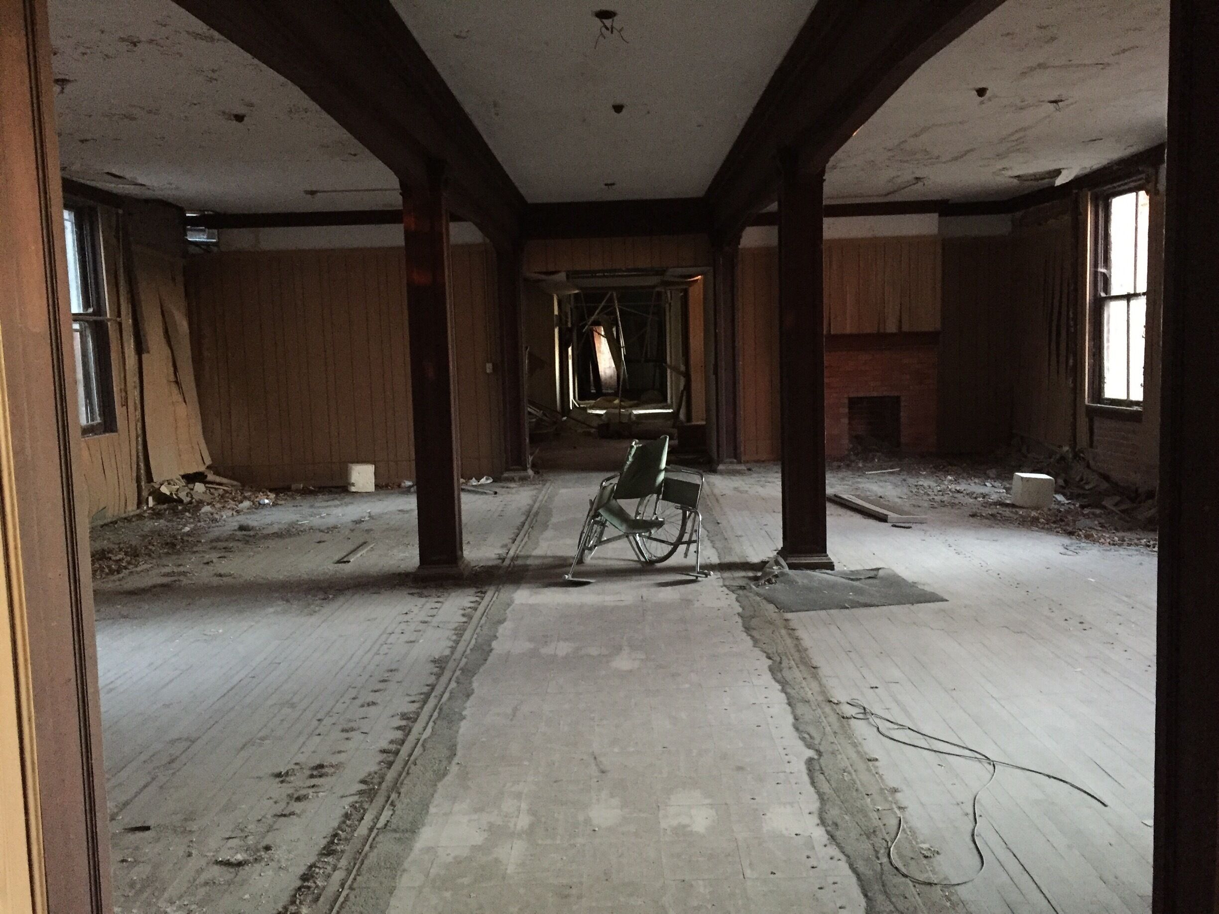 Explore the haunted grounds of the Belvoir Winery, the main building is a renovated drinking establishment, while the older decrepit buildings are left abandoned. The grounds are over 100 years old and once served as a Odd Fellows fraternal society, an orphanage, a hospital, and a nursing home. Numerous accounts of paranormal activity has made this a popular tourist spot for thrill seekers and wine connoisseurs alike.  