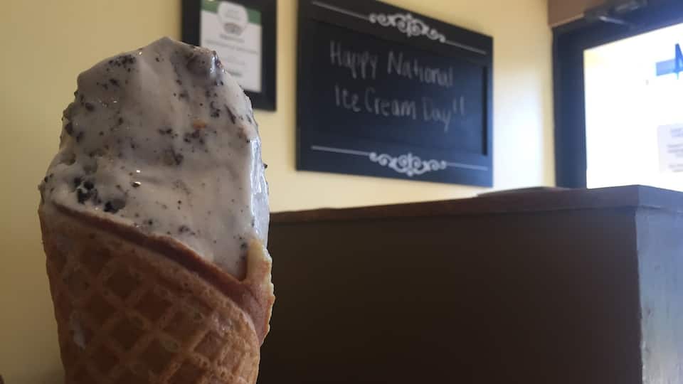 What’s better than local, freshly made ice cream on National Ice Cream Day? #SylasandMaddys #SweetSpot