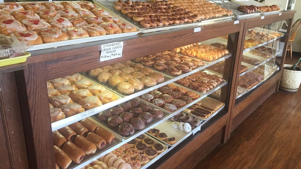 The cream cheese donuts here are LEGENDARY do not miss them if you are in town. I also highly recommend the pudding balls, cherry danish, and chocolate croissant. Bring cash or your checkbook they don't take cards.