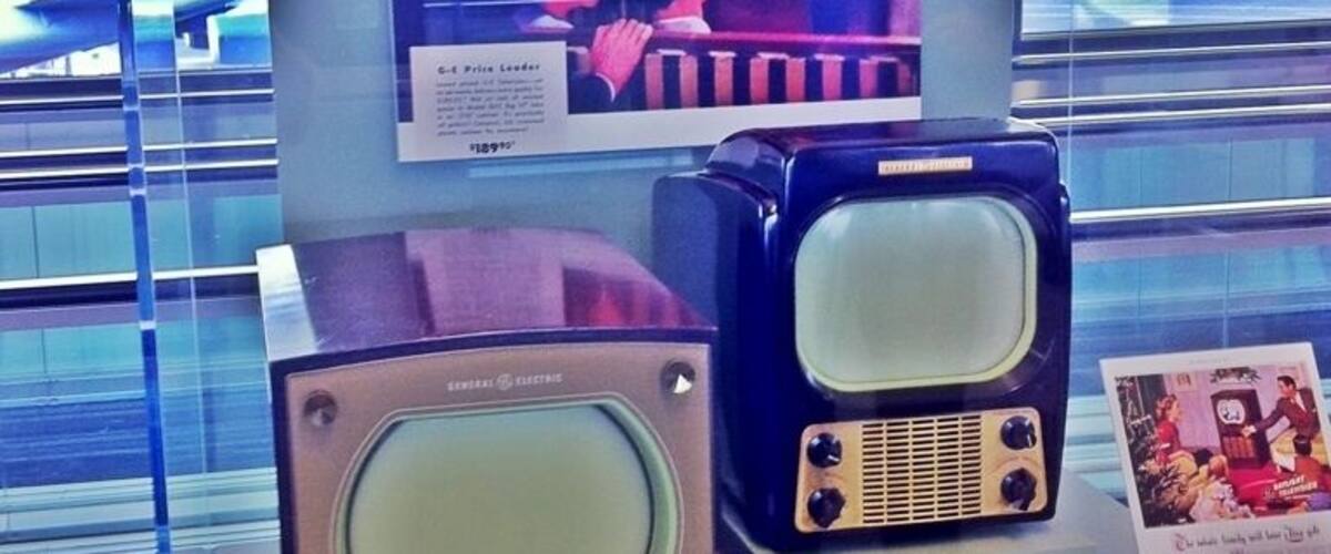 Cool Television display at SFO.