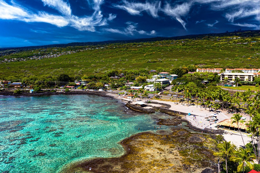 Enchanting Kealakekua Bay: Capturing the Vibrant Marine Life Through Aerial Lens