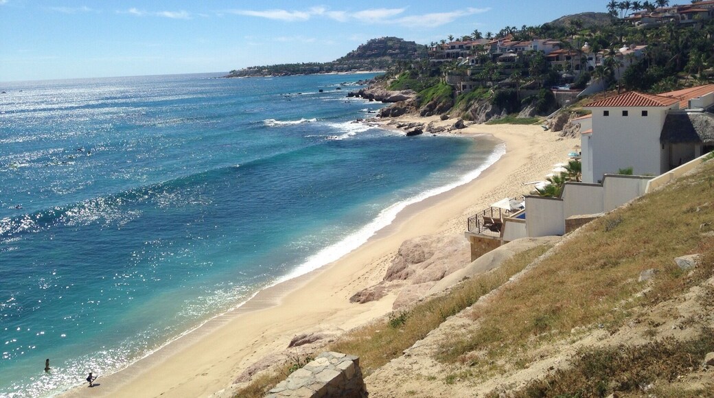 Cool overlook where surfers were having fun with waves on the way to the airport to drop off our friend Mark.