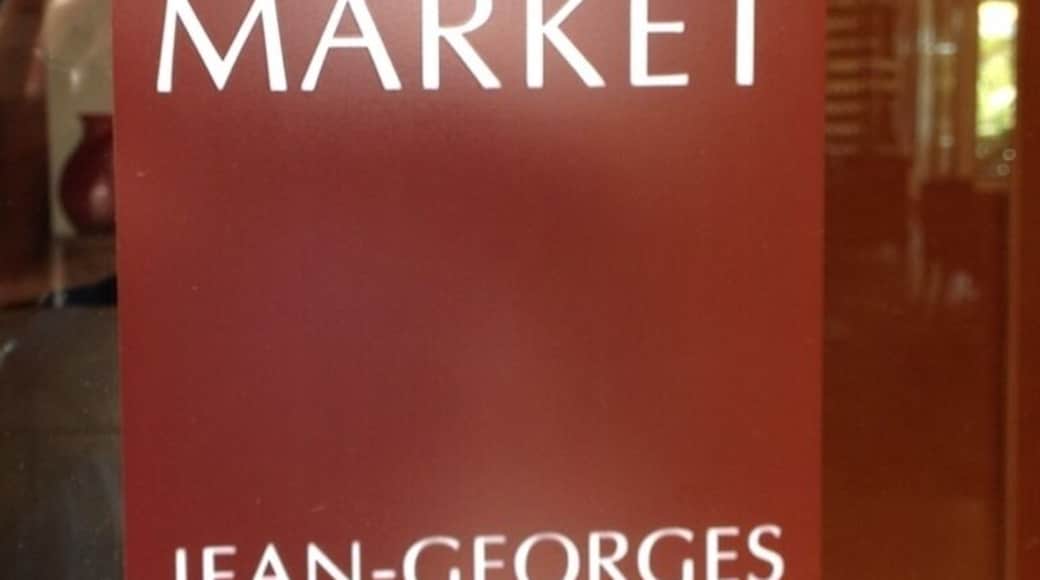 Beautiful restaurant, with wonderful food. Very high end, with an excellent wine list. Great meal, service and a very enjoyable overall experience. Have a cocktail at Suviche next door beforehand then come on over for a truly incredible meal.