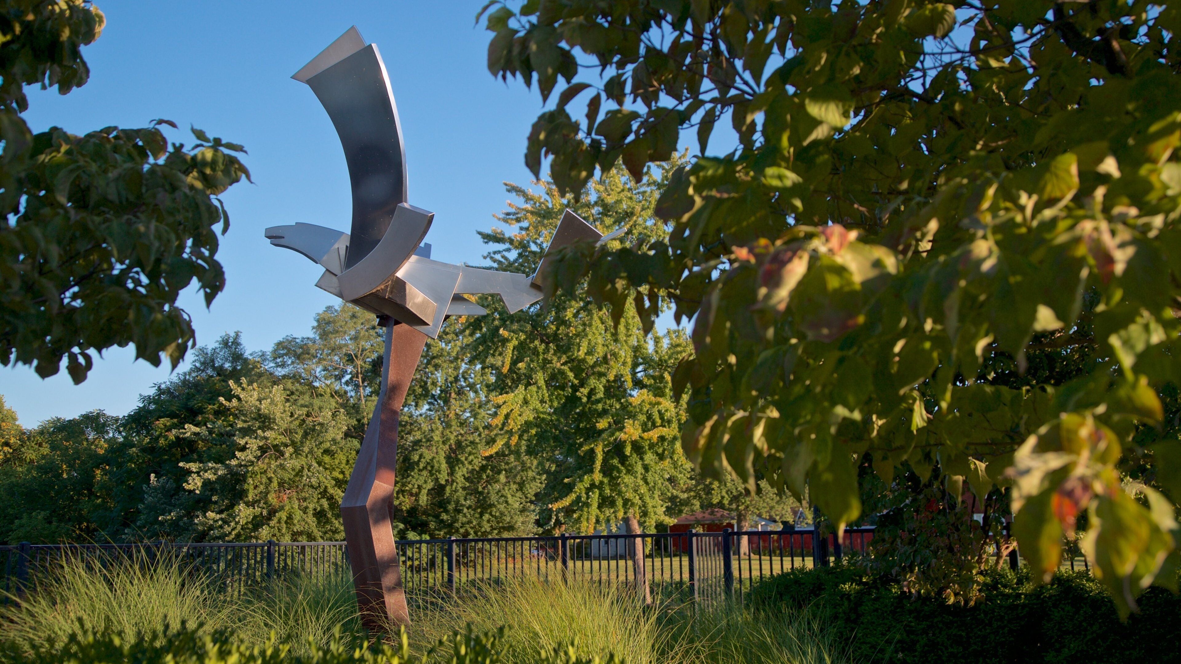 Mishawaka which includes outdoor art and a garden