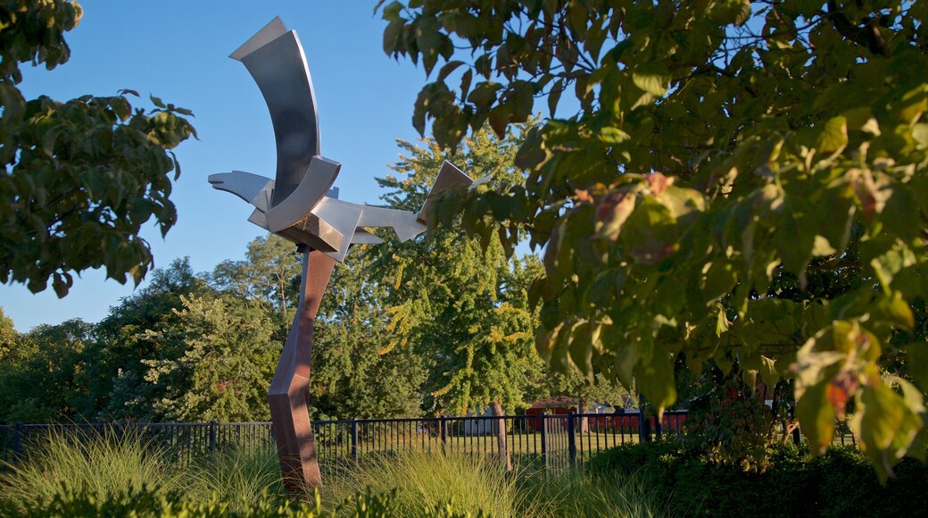 Mishawaka which includes outdoor art and a garden