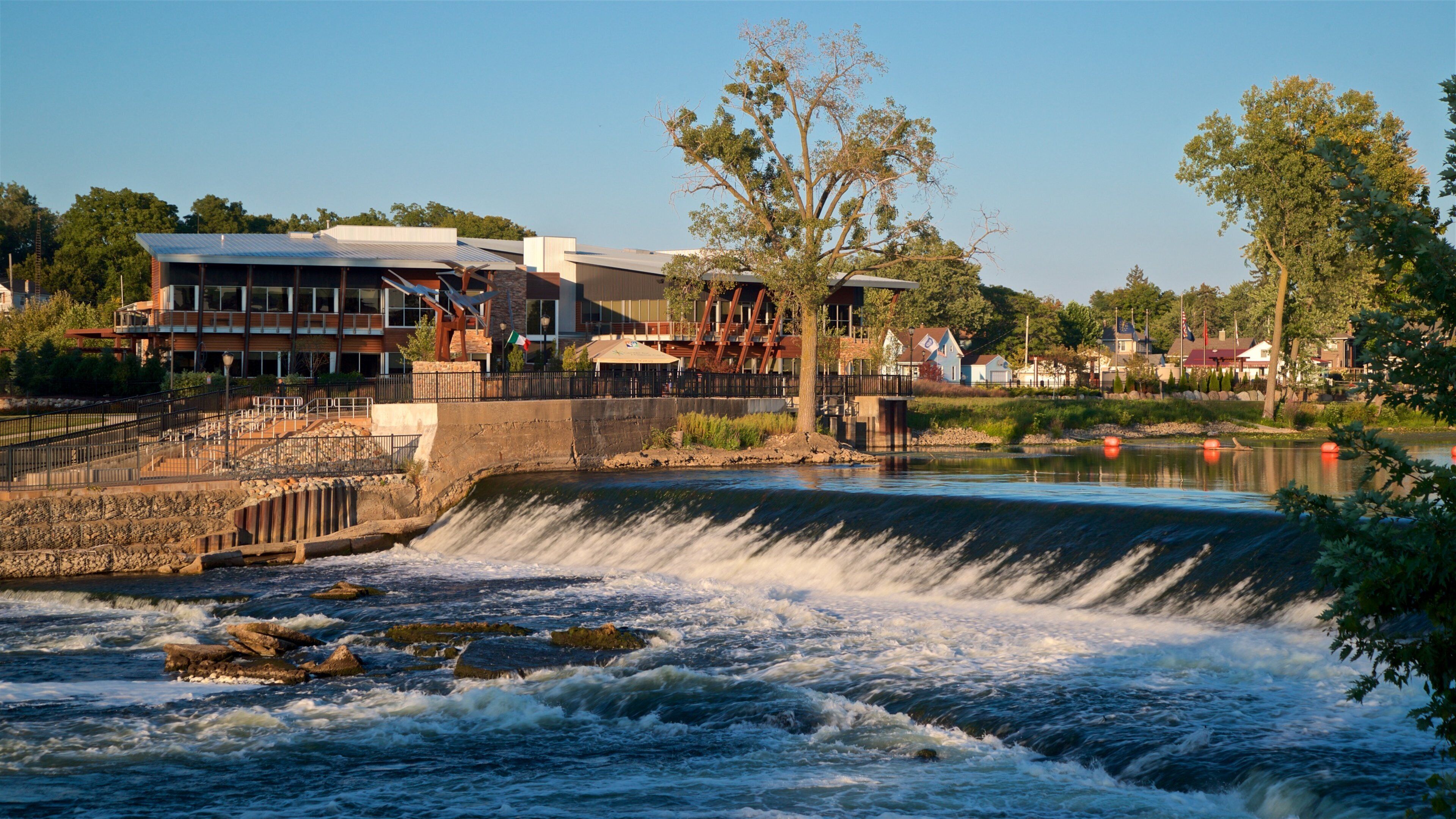 Mishawaka which includes a river or creek