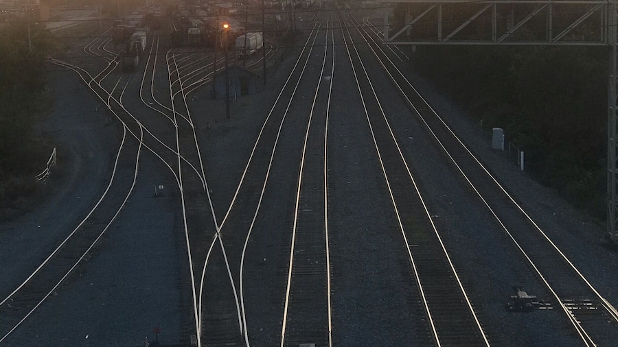 Great pic of the Skyline. Just park your car walk to the center of the bridge!