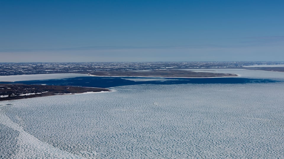Parry Bay Melville Peninsula. Arctic Canada. Nunuvut